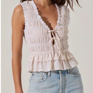 ASTR the Label Tie Front Tiered Hem Top